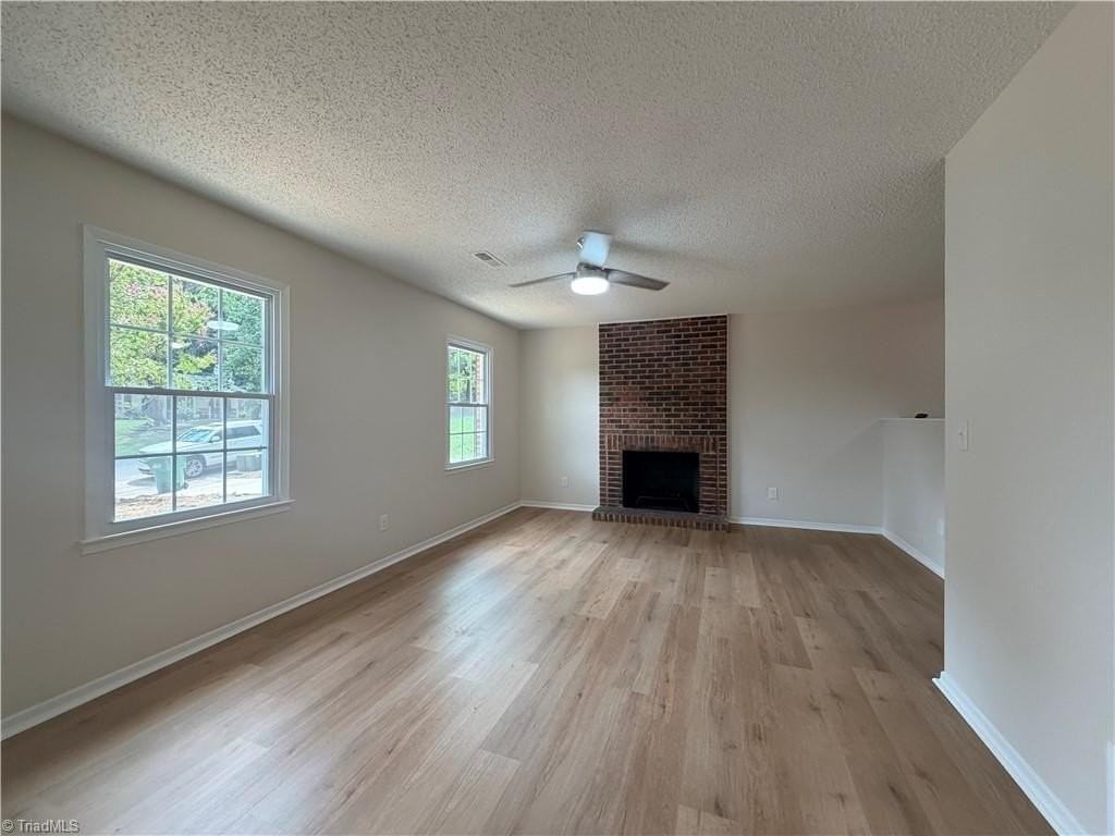 705 Lakecrest Ave - Photo 5 of 44