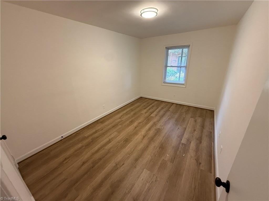 525 S Green St #B - Photo 6 of 12