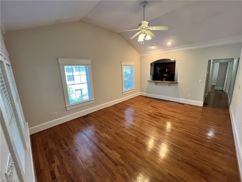 1107 W End Blvd - Photo 3 of 9
