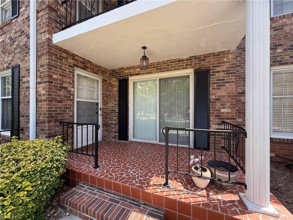 2711 Reynolda Rd #2D - Photo 2 of 16