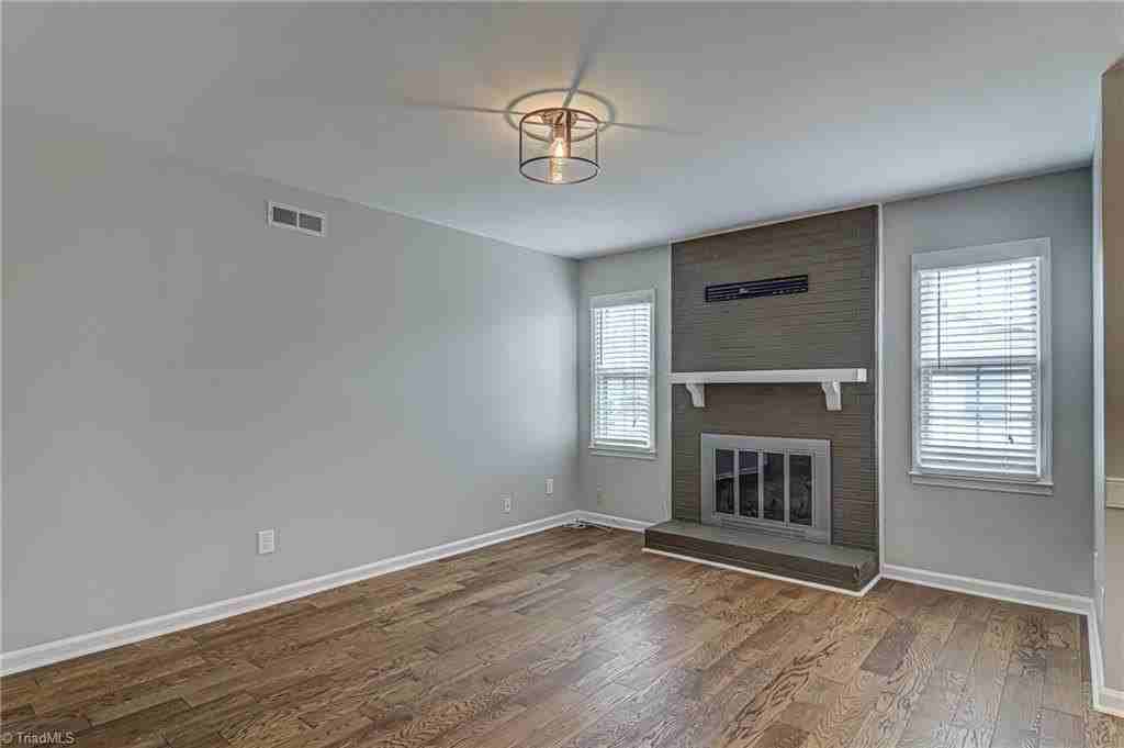 5417 Ropley Dr - Photo 7 of 31