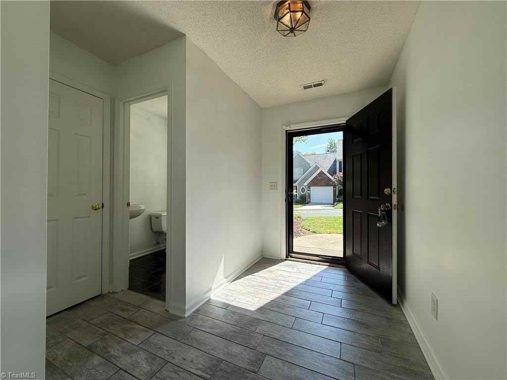 1148 Academic Dr - Photo 7 of 20