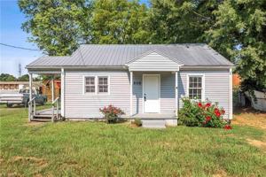 featured image of 2110 Shore St