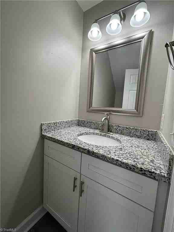 552 S Cherry St - Photo 3 of 12