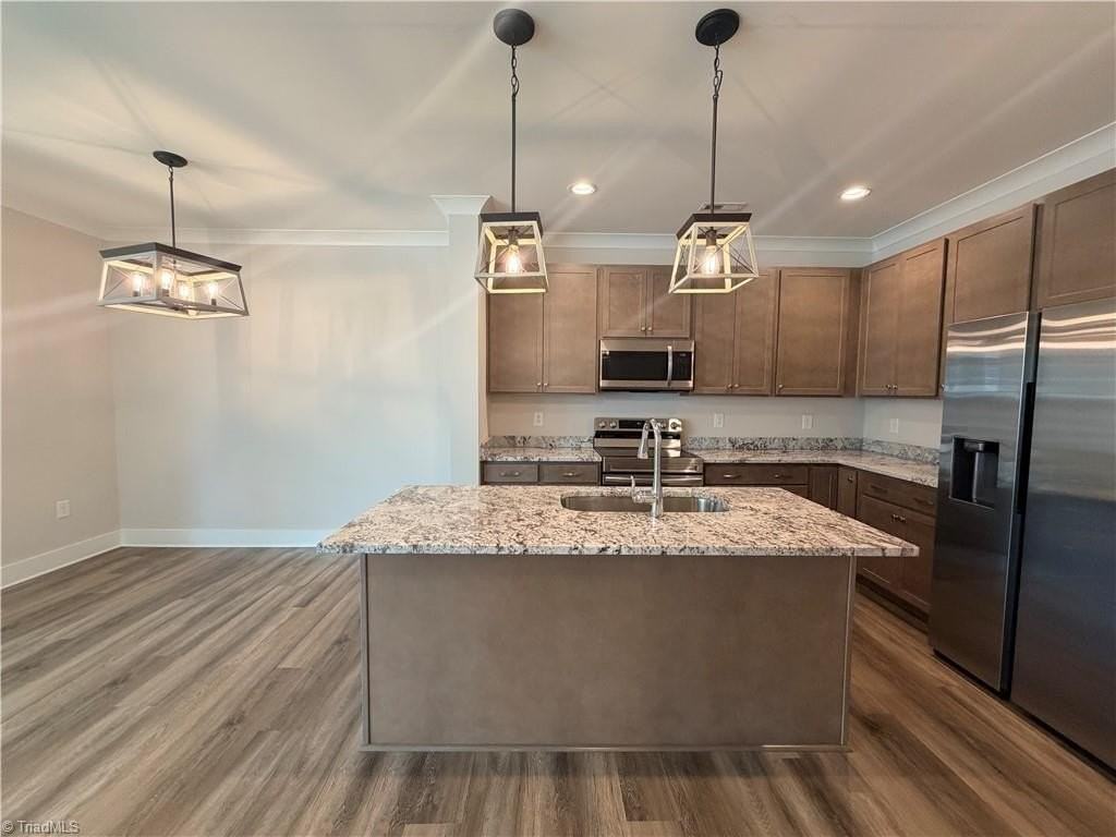 1728 Westfall St - Photo 6 of 45