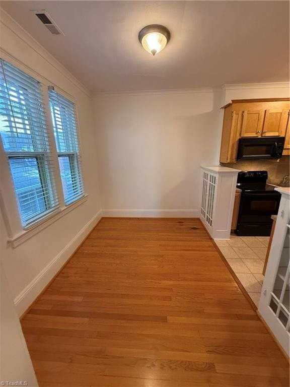 1714 Lynwood Ave #8 - Photo 4 of 9