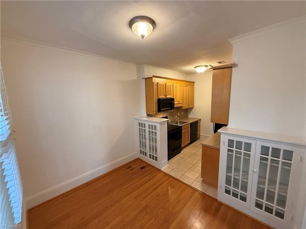 1714 Lynwood Ave #8 - Photo 5 of 9
