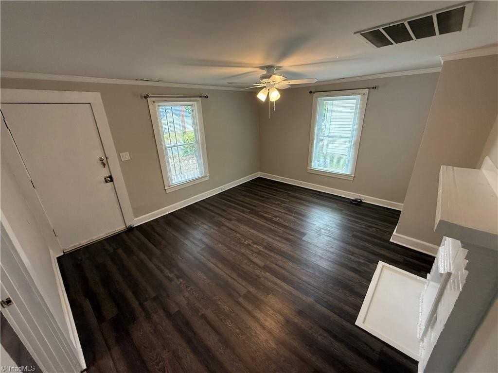 4008 Leo St - Photo 3 of 11