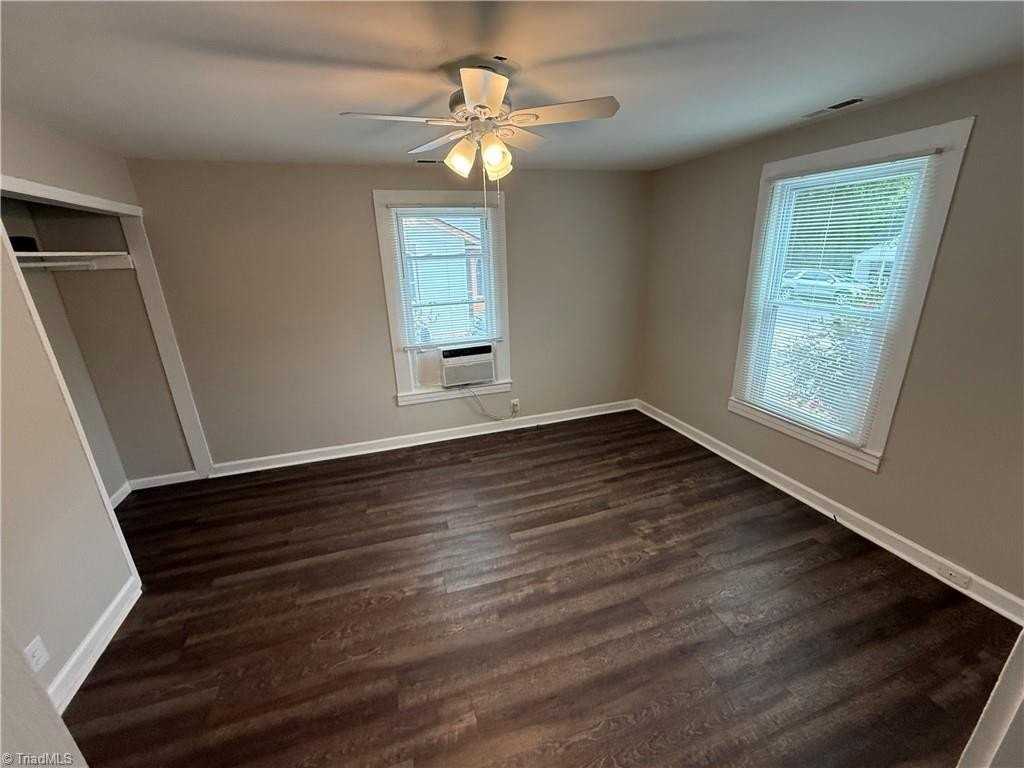 4008 Leo St - Photo 4 of 11