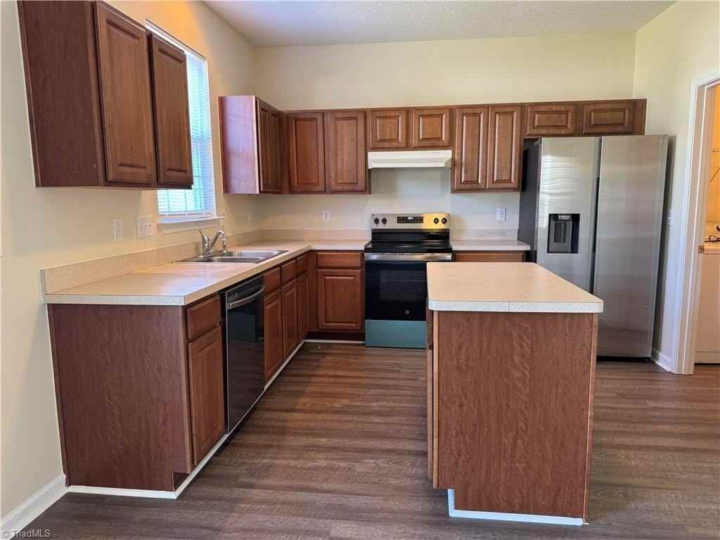 10 Glenrose Ct - Photo 6 of 25