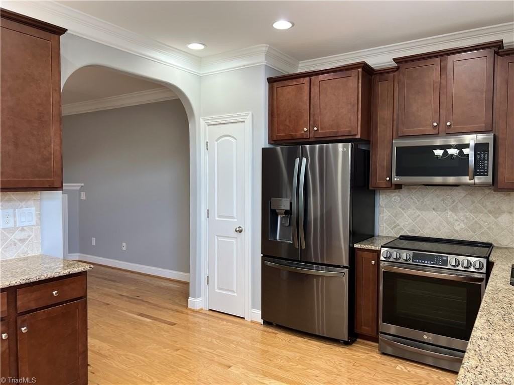 723 Piedmont Crossing Dr - Photo 5 of 29