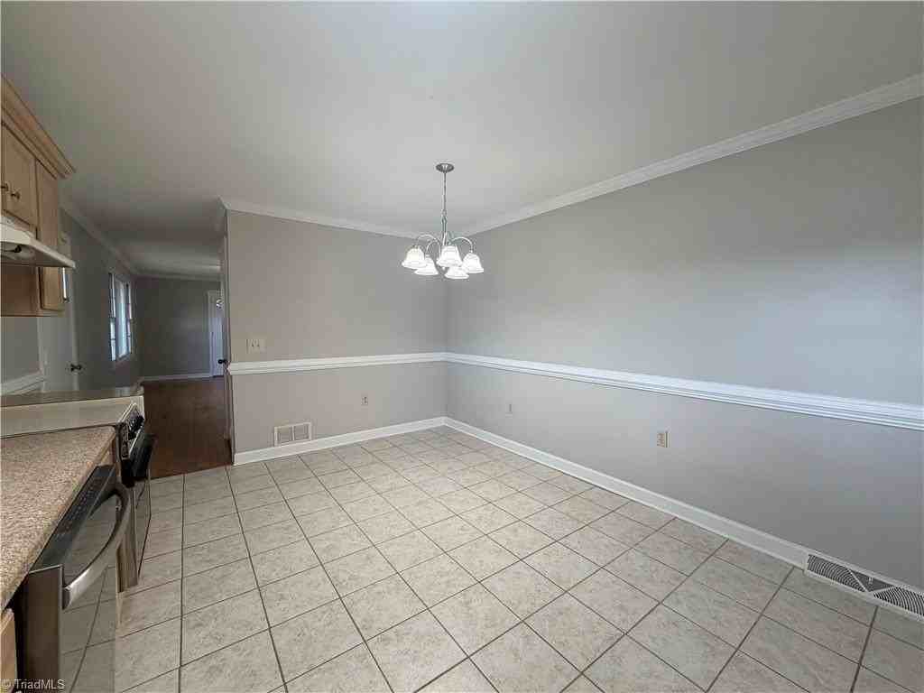 1908 Cardinal Crest Rd - Photo 4 of 32