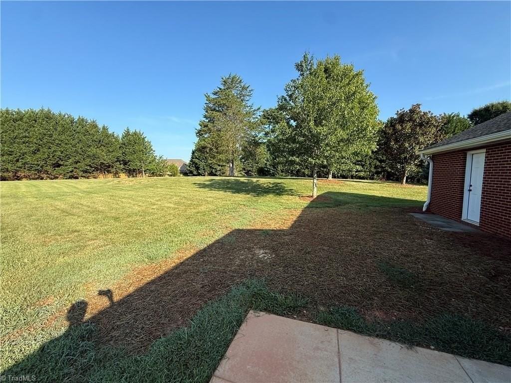 1747 Piney Grove Rd - Photo 4 of 21