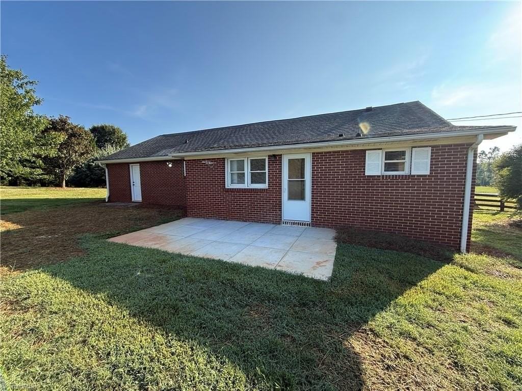1747 Piney Grove Rd - Photo 5 of 21