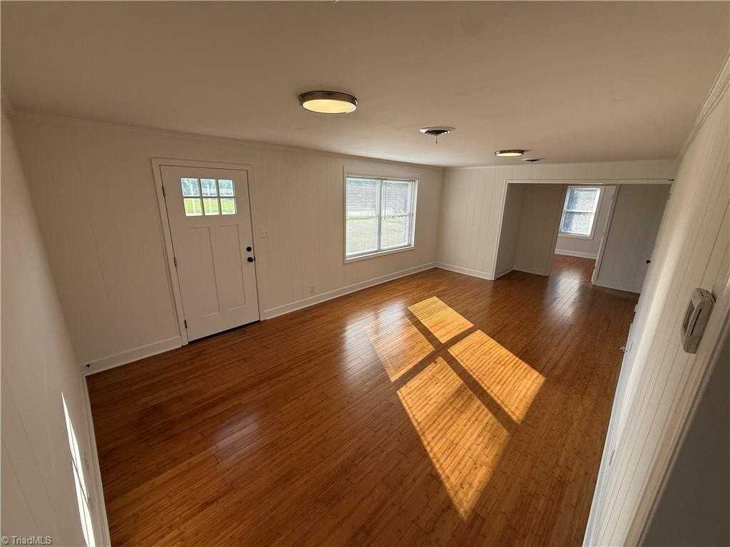 1747 Piney Grove Rd - Photo 6 of 21