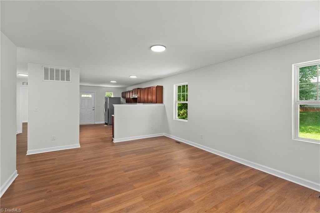 2816 Ansonia St - Photo 3 of 15