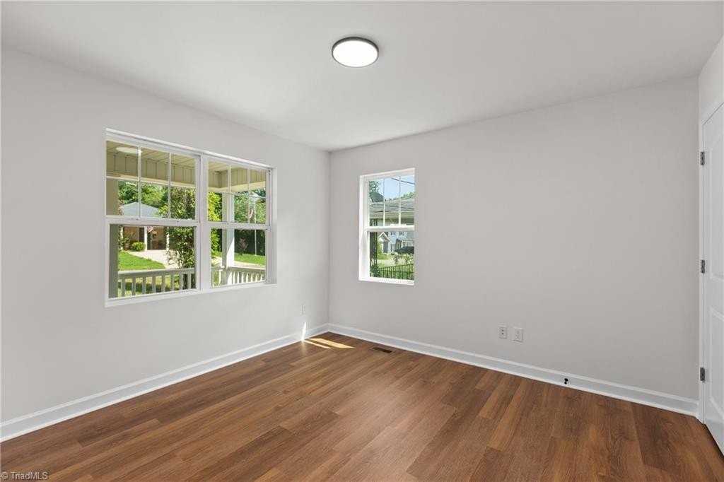 2816 Ansonia St - Photo 6 of 15