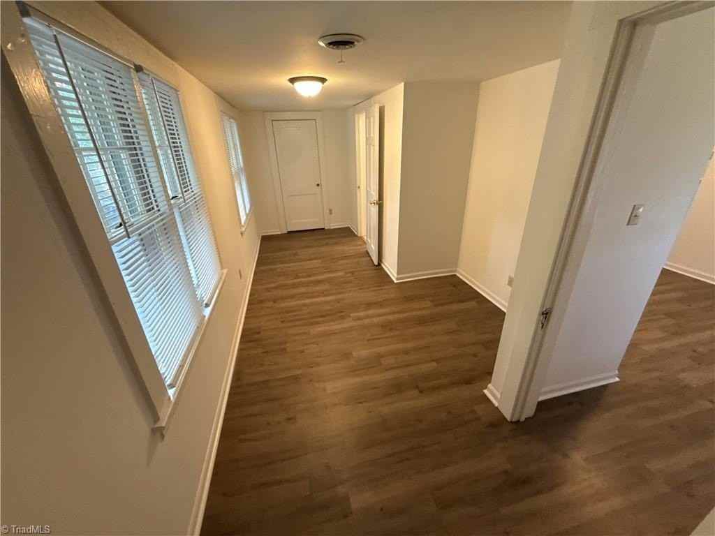 164 W End Blvd #5 - Photo 6 of 7
