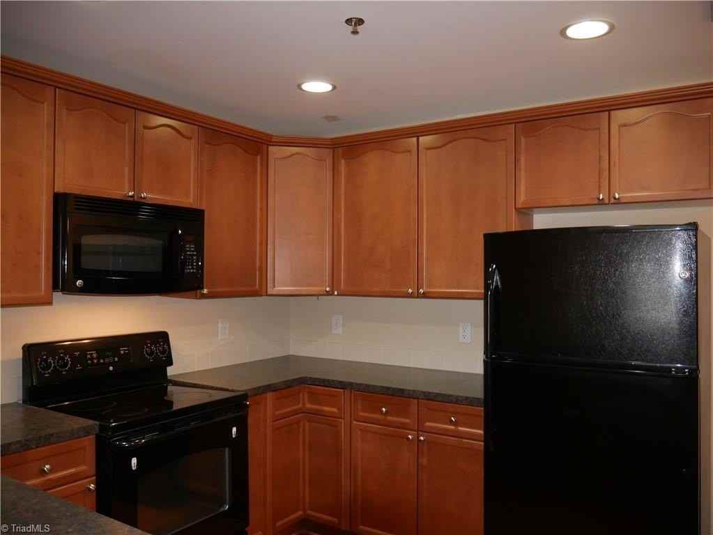 4762 Tatton Park Cir #1B - Photo 5 of 11
