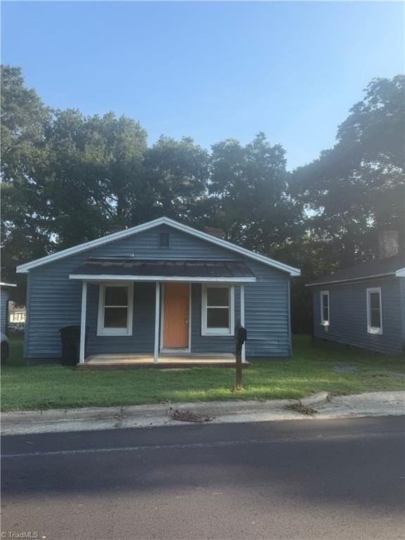 646 Gunn St - Photo 3 of 22