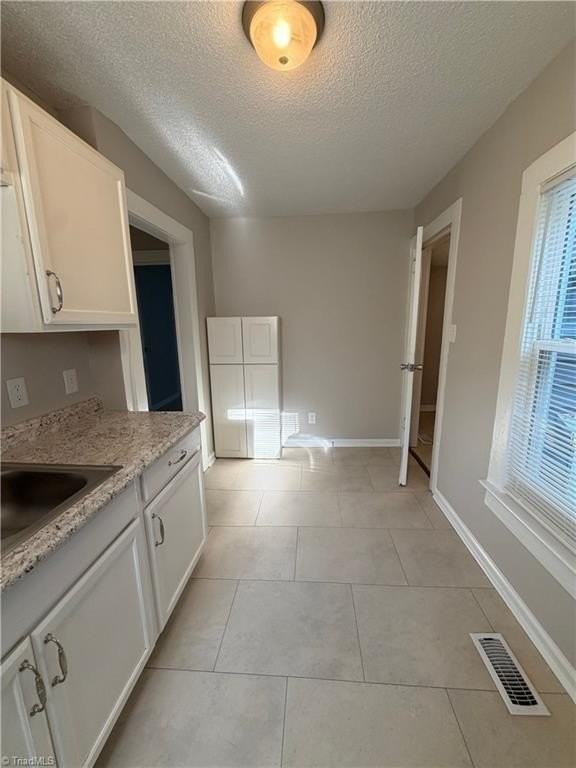 646 Gunn St - Photo 5 of 22