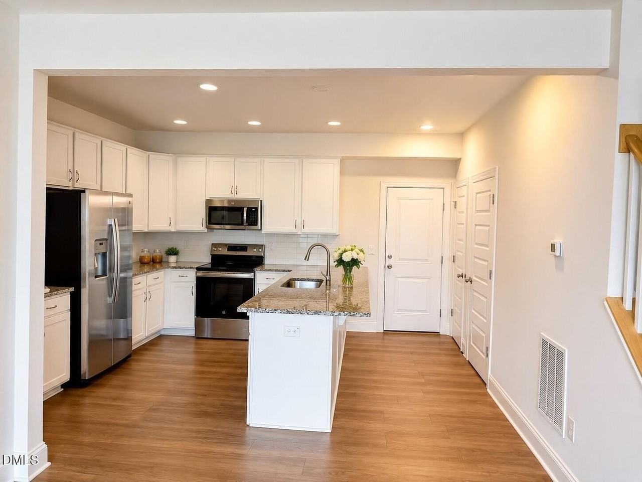602 Market Grove Dr - Photo 3 of 24