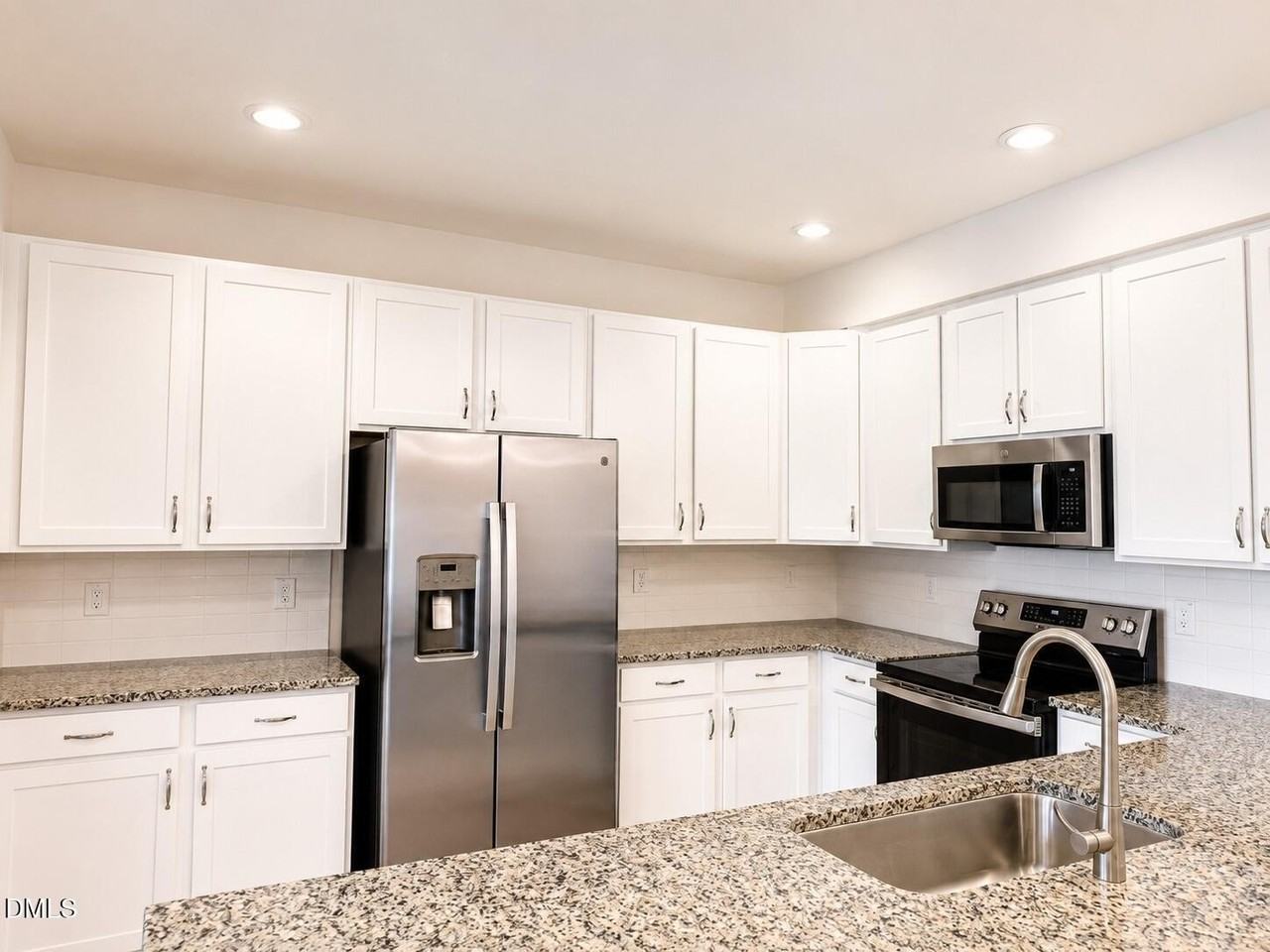 602 Market Grove Dr - Photo 4 of 24