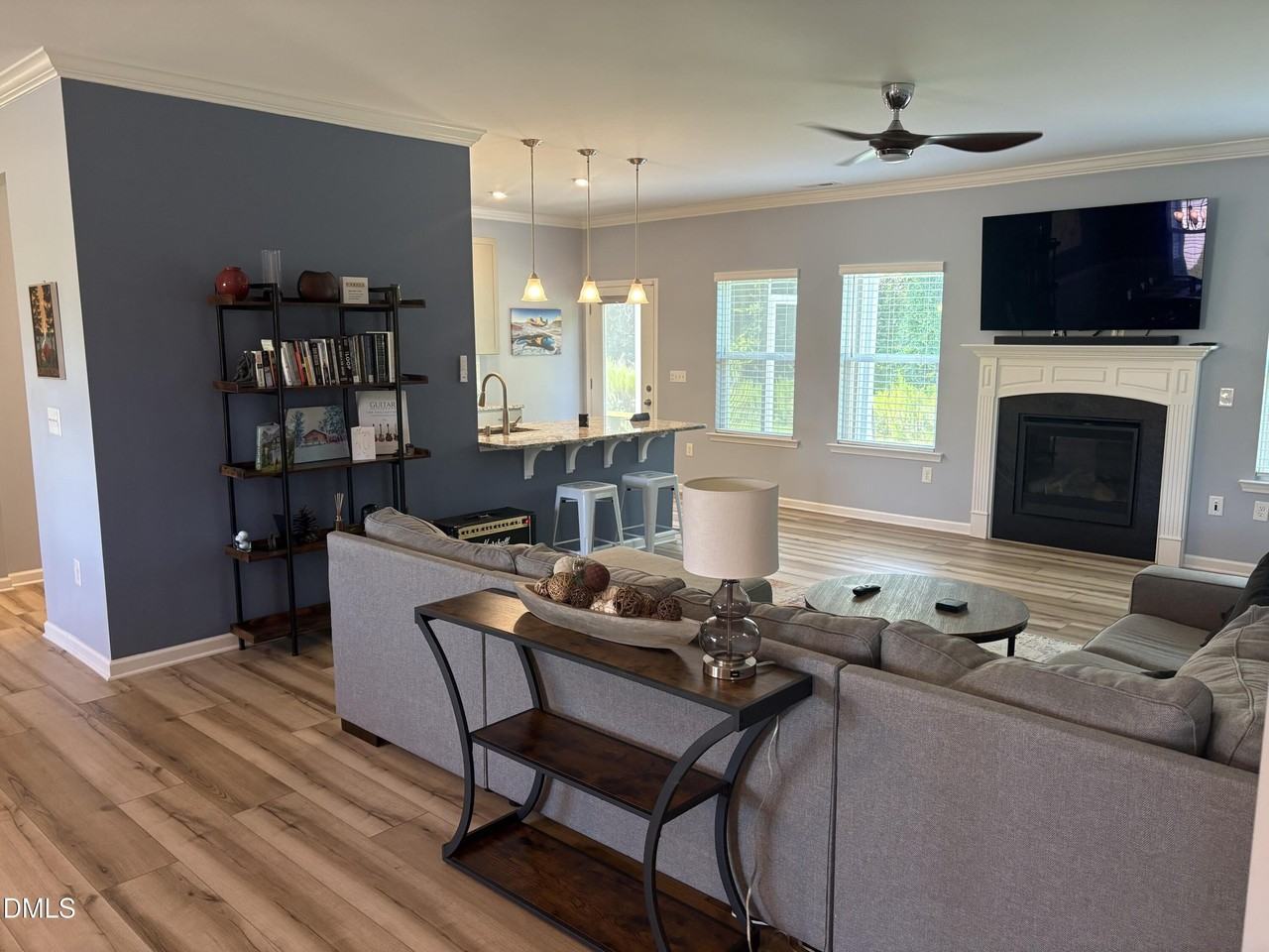 132 Lexington Dr - Photo 3 of 24