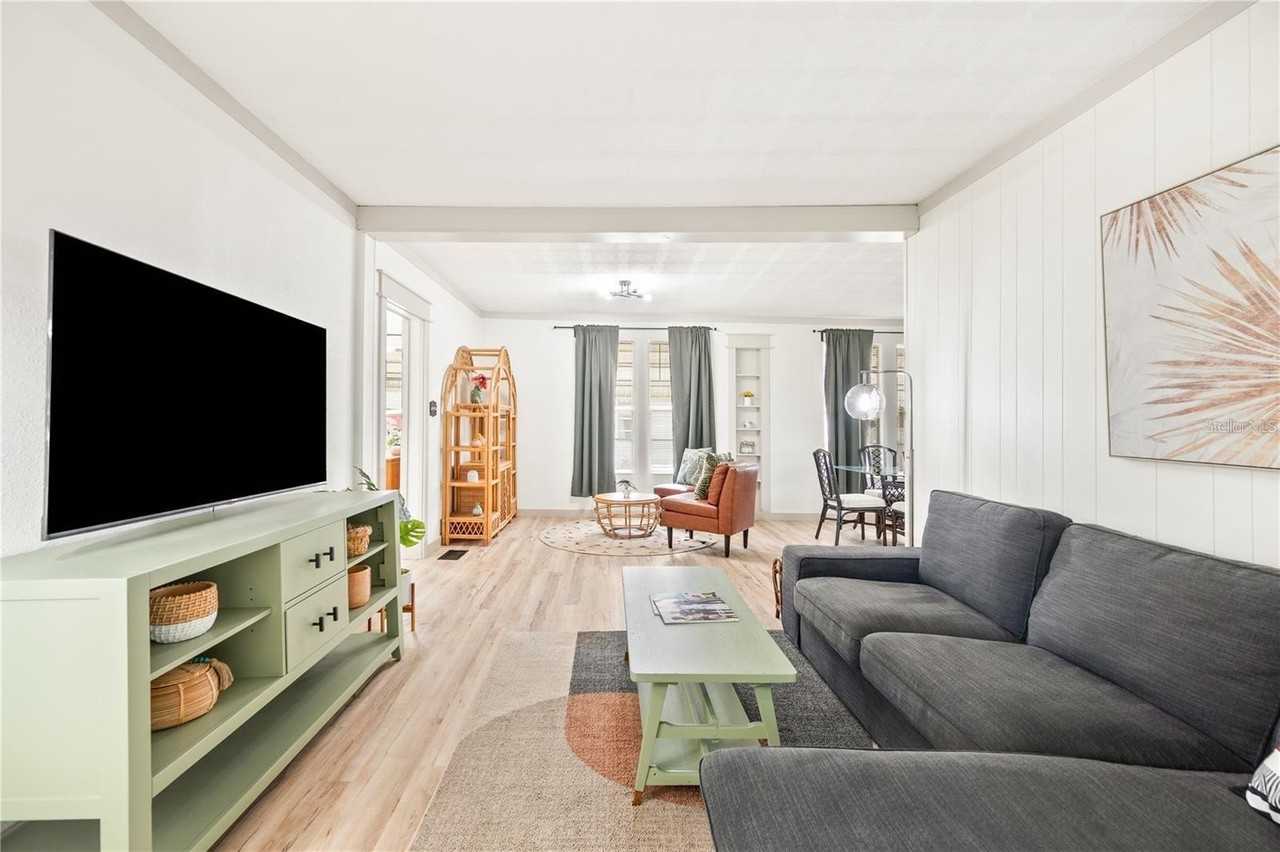 531 W Park St - Photo 4 of 23