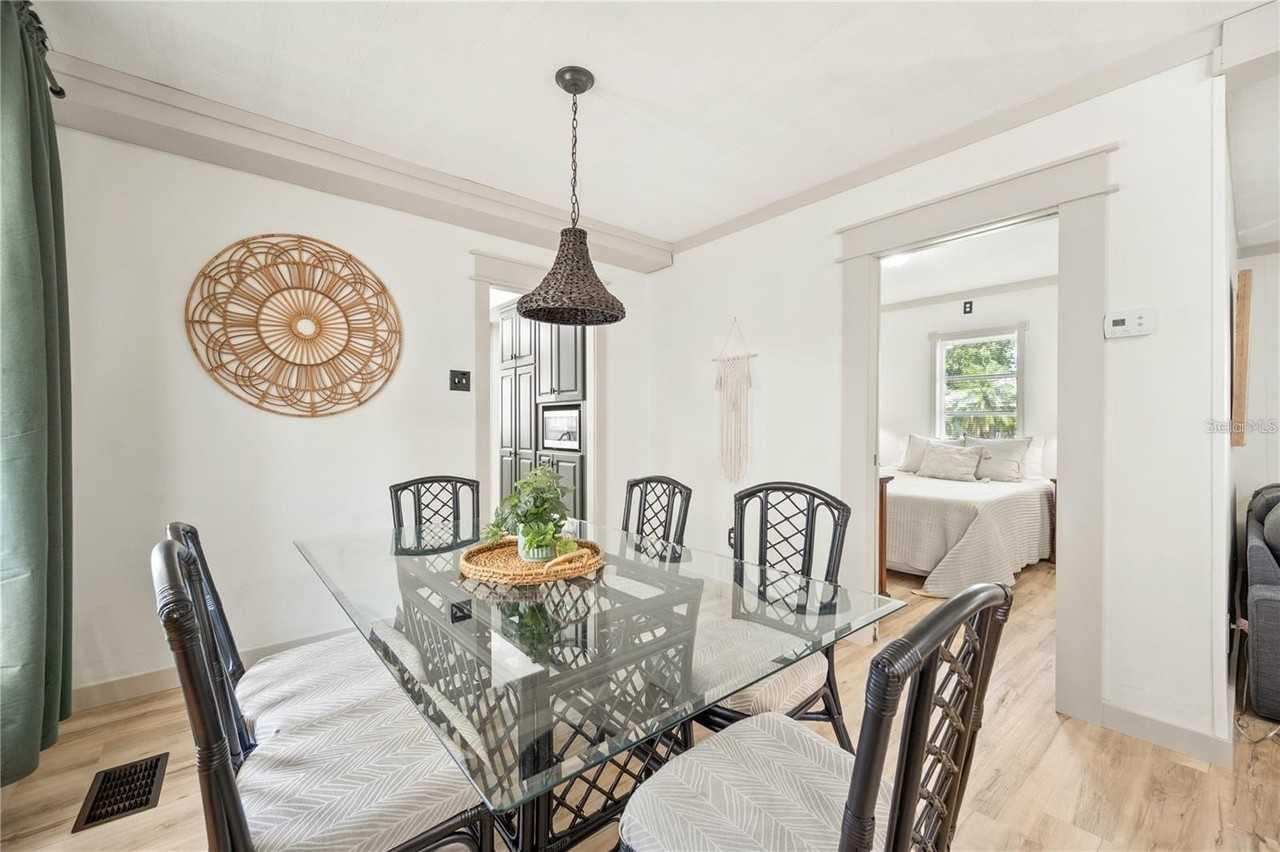 531 W Park St - Photo 6 of 23