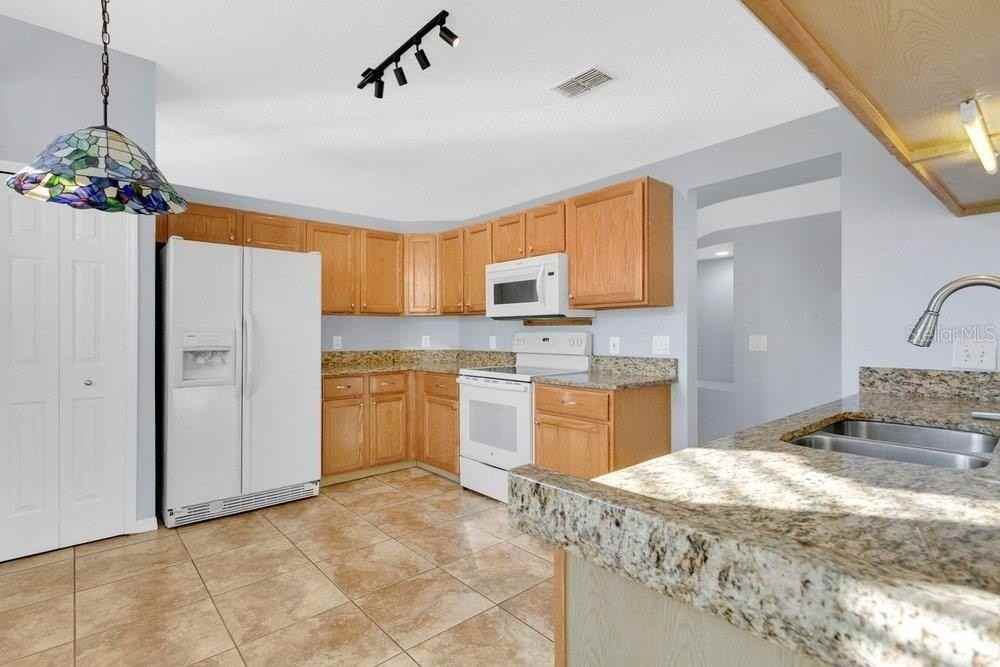 8102 Country Run Pkwy - Photo 2 of 24