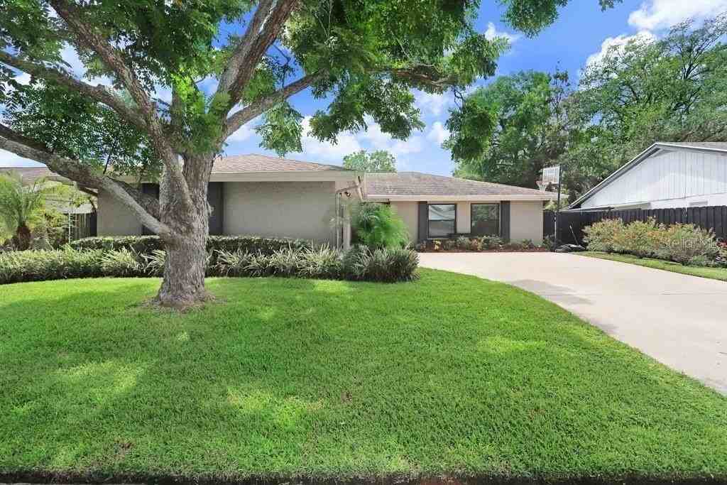 4412 Stonehenge Rd - Photo 2 of 33