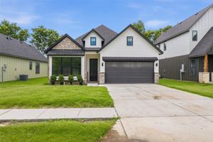 featured image of 303 E Locust St