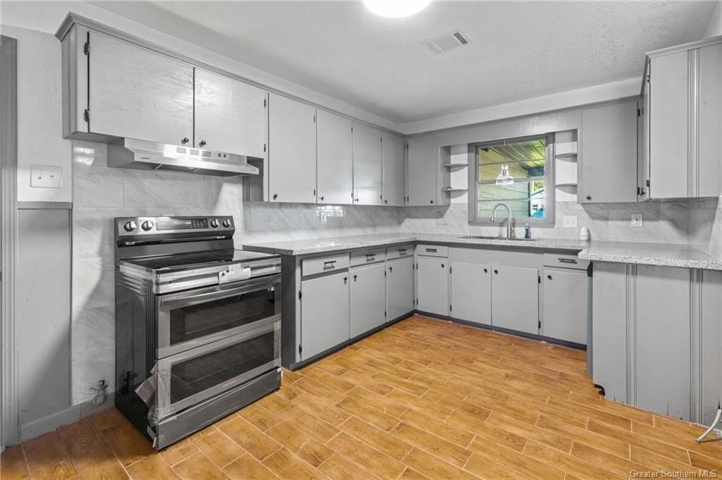 2707 Tupelo St - Photo 5 of 16