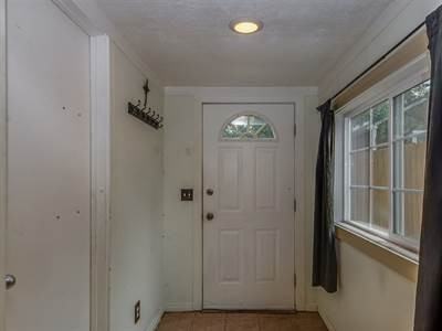 881 N 28th St #881 - Photo 3 of 18