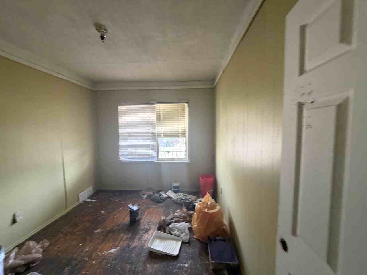 19163 Hanna St - Photo 2 of 6