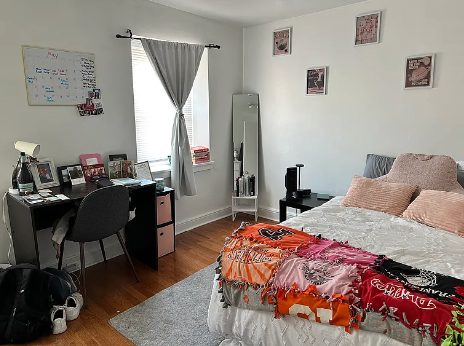 158 Dupont St - Photo 2 of 9