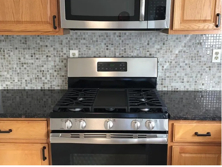 158 Dupont St - Photo 6 of 9