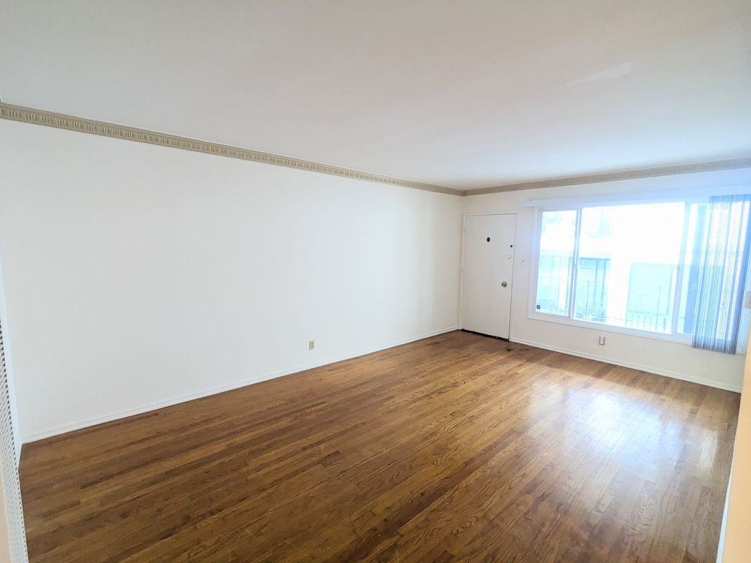 1547 S Orange Grove Ave ##7 - Photo 4 of 14