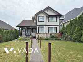 featured image of 6639B 184 St