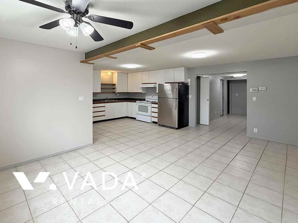 6639B 184 St - Photo 3 of 9