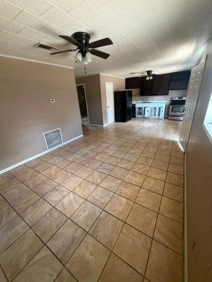 709 N 9th St - Photo 4 of 21