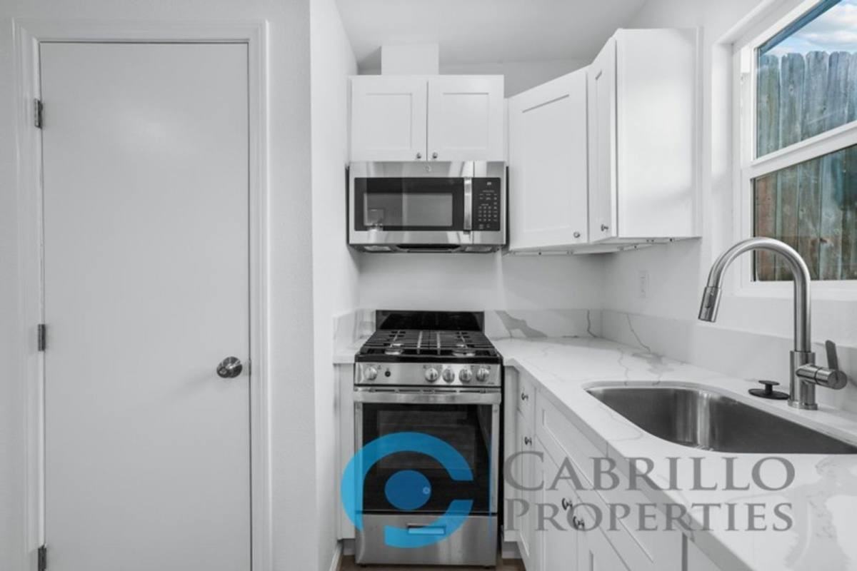 2527 Tuberose St #200 - Photo 4 of 10