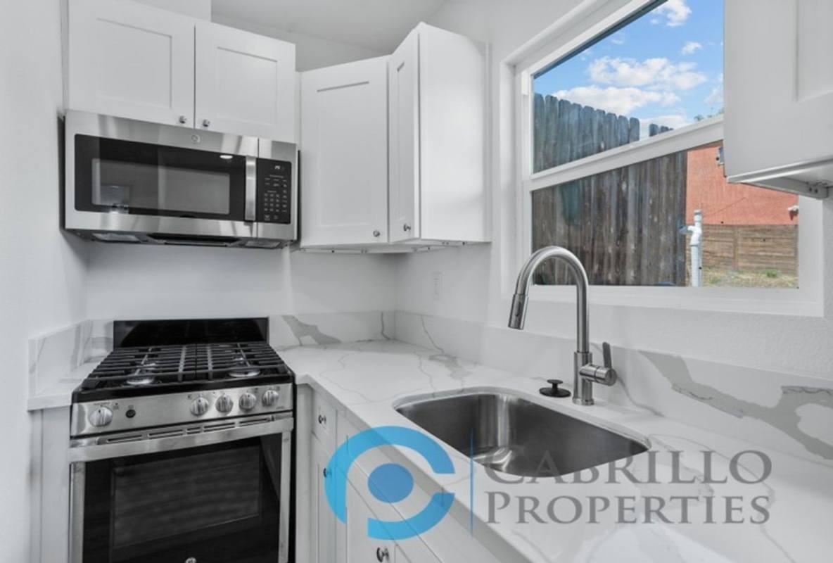 2527 Tuberose St #200 - Photo 5 of 10