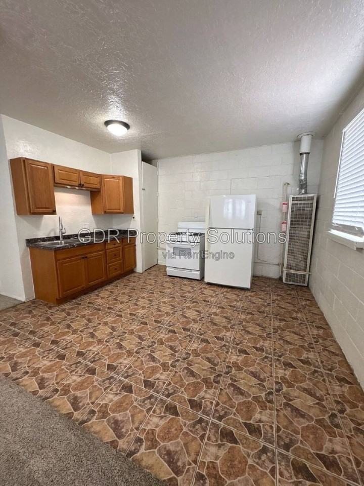 3209 Burton Ave Se #B - Photo 6 of 10
