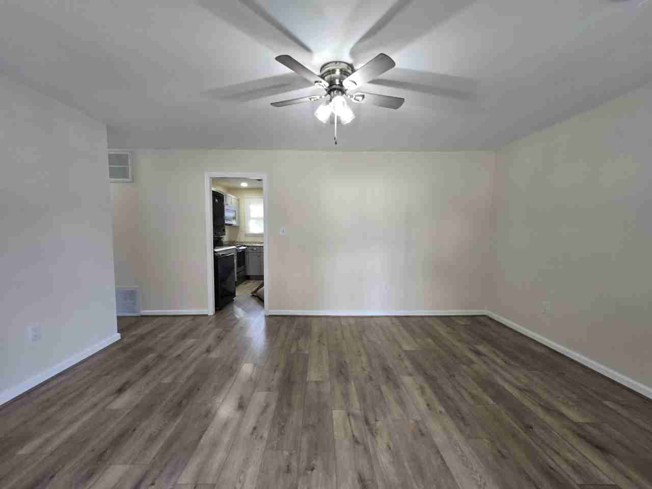 1802 Sussex St - Photo 3 of 27