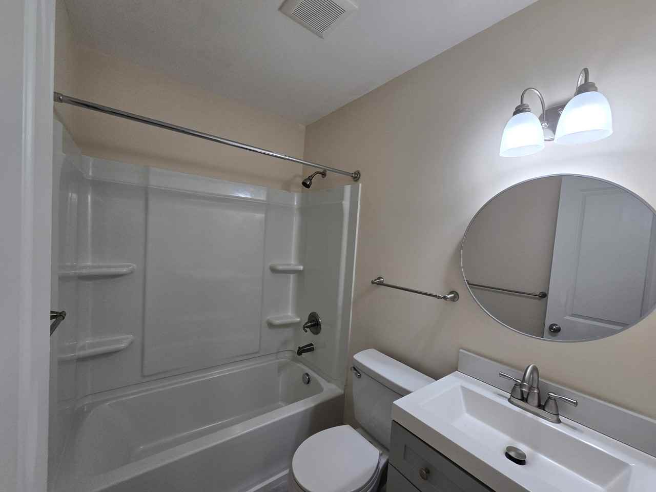 1802 Sussex St - Photo 4 of 27