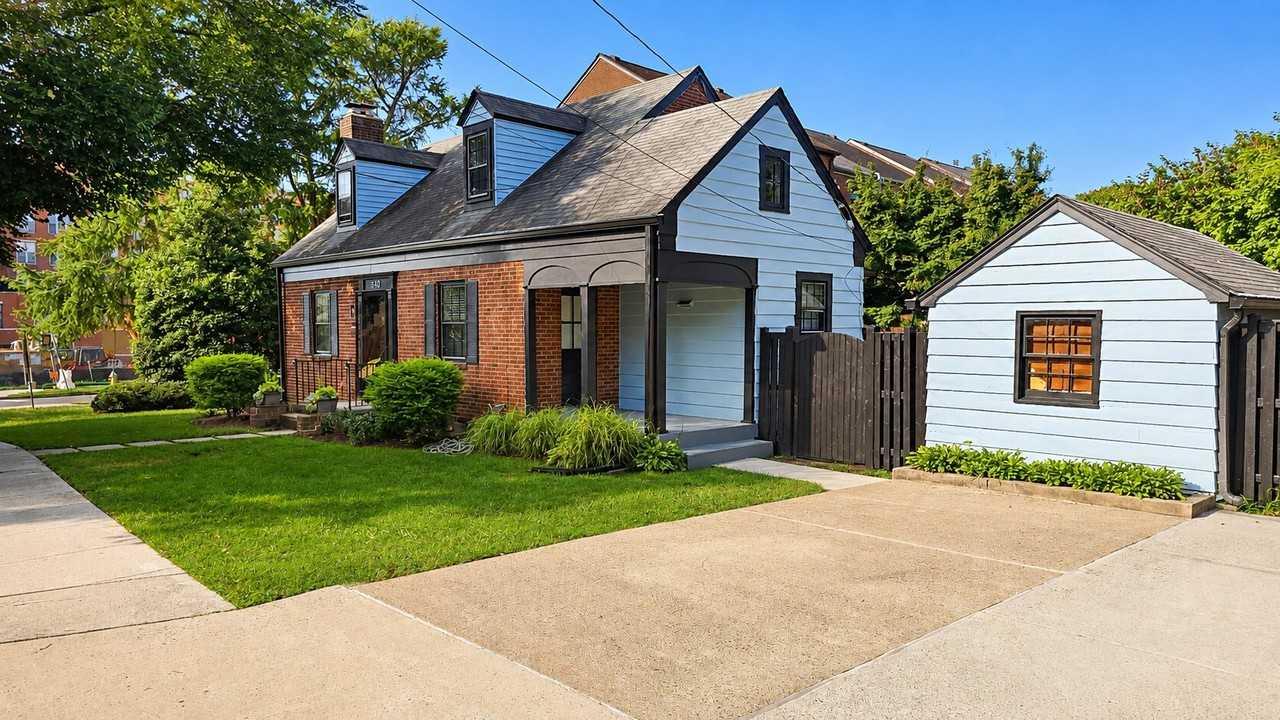 840 S Wayne St - Photo 2 of 35