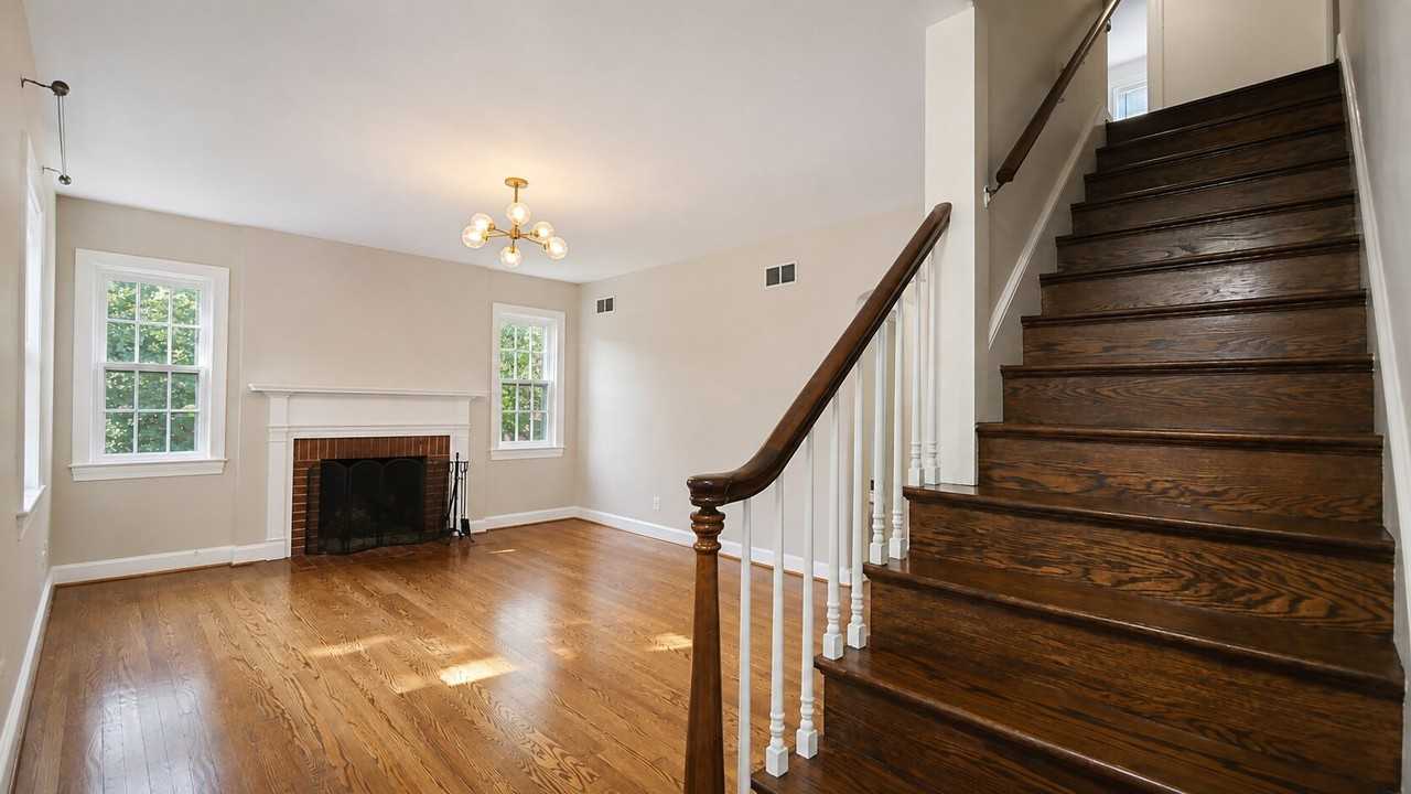 840 S Wayne St - Photo 4 of 35