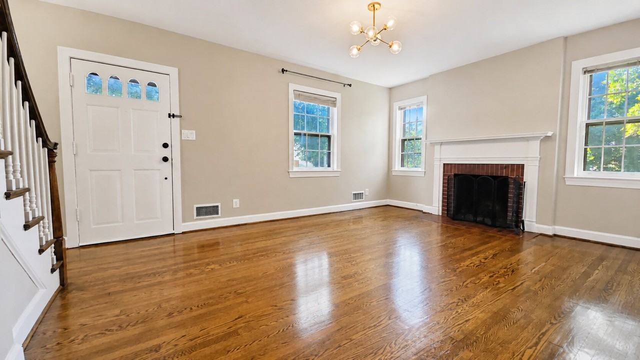 840 S Wayne St - Photo 6 of 35